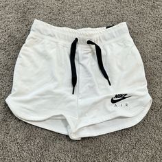 Nike Air Shorts (Check Storefront For Matching Jacket) Brand New With Tags Women’s Size Xs Perfect Condition No Marks Or Blemishes Smoke Free Pet Free Create A Bundle And Make An Offer For A Discount Look Through My Storefront To Find Matching Items All Orders Ship Out Within 24 Hours Nike Air Shorts, Nike Clothes, Basketball Stuff, Beach Outfits, Shorts Nike, Nike White, Cute Everyday Outfits, Jacket Brands, Cute Shorts