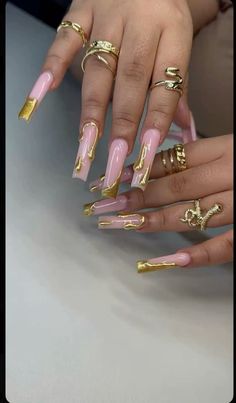 Acrylic Nail Designs Gold, Acrylic Nails For Birthday, Chrome Drip Nails, Nails For Birthday, Nails Unique, Unique Nail Art, Gold Drip, Drip Nails, Glamour Nails