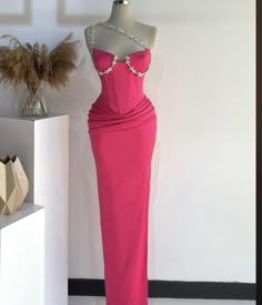 Dress For Brunch Classy, Classy Satin Dress, Md Dresses, Dinner Fashion, Wedding Mc, Tight Prom Dresses, Dinner Dresses, Beads Fabric