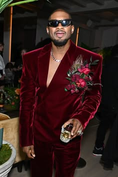 Usher's Secret Garden Met Gala After Party Met Gala After Party, Fashion Newsletter, Celebrity Culture, Hollywood Glam, Suit Style, After Party, Celebrity Look, Round Up, Party Looks