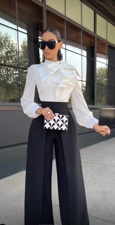 Mens Suits On Women, Pants Dressy Outfit Classy, School Awards Ceremony Outfit, Classy Trousers Outfit, Cute Professional Outfits, Slacks For Women, Professional Outfits Women, Business Outfits Women, Stylish Work Attire