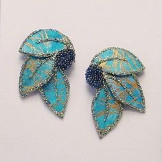 Ear Piece, Pearl Work, Gaun Fashion, Magnetic Earrings, Turquoise And Gold, Earring Ideas, Handmade Fashion Jewelry