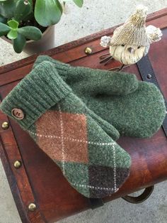 Handmade Mittens, Scrap Fabric Crafts, Winter Mittens