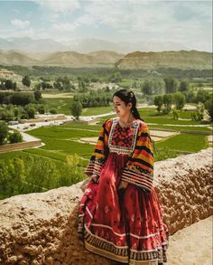 Afghan Culture Aesthetic, Afghani Traditional Clothes, Afghani Culture Aesthetic, Traditional Afghanistan Clothing, Afghanistan Clothes, Afghani Culture, Afghani Frock, Beautiful Afghanistan