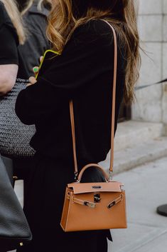 Mini Kelly, Street Style Bags, Hermes Kelly Bag, Fall Bags, Kelly Bag, Brown Handbag, Best Bags, Hermes Bags, Fall 2023