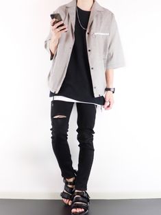 Oversize Tshirt Outfits, Minimalist Fashion Men, Androgynous Fashion, Japanese Outfits