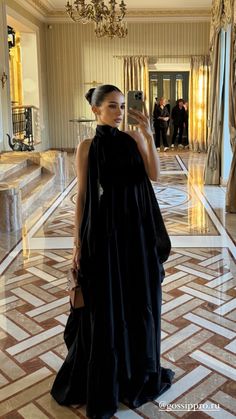 Black Tie Dress Aesthetic, All Black Wedding Guest Outfit Formal, Fall Black Tie Dress, Black Tie Aesthetic Woman, Performance Outfit Aesthetic, Wedding Guest Dress Winter Classy, Gala Outfits For Women, Formal Dinner Outfit, Black Tie Event Outfit