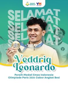 a man holding a medal in front of his face with the words verdrig leonardo on it