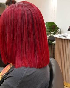 Short Hair Red Hair Color, Red Hair Color On Short Hair, Red Colour Hair Ideas, Red Fashion Color Hair, Red Hair Ideas For Short Hair, Colourful Hair Ideas For Short Hair, Red Dementional Hair, Cool Red Hair Color, Cool Red Hair