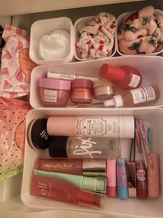 Dream Skincare Collection, Skincare Collection, Makeup Aesthetic, Keto Lifestyle, Top Makeup Products, Vintage Makeup, Makeup Items