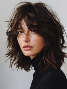 Fall 2024 Haircuts, Half Long Haircut, Wavy Mid Length Hair, Haircut 2025, Haircut For Big Forehead, Fall Haircuts, 2024 Hairstyles, Medium Shag Haircuts, Medium Layered Haircuts