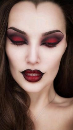 Devil Makeup Halloween, Vampire Makeup Looks, Demon Makeup, Vampire Makeup Halloween, Devil Makeup, Vampire Look, Vampire Makeup