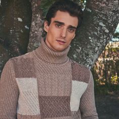 Elevate your winter wardrobe with our striking mixed stitch sweater in luxurious wool-cotton blend. The turtleneck design adds a touch of sophistication, while the wool-cotton blend ensures breathability and softness against the skin. Versatile and timeless, this sweater is a must-have that can easily be worn with jeans for a casual look or dressed up with trousers for a more formal occasion. Blazer And T Shirt, Stitch Sweater, Vest Blazer, Fashion Socks, Wool Blend Sweater, Printed Sweater, The Skin, Swimwear Accessories, Winter Wardrobe