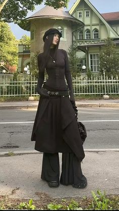 Japan Goth Fashion, Black Dystopian Outfit, Vkei Goth Outfit, Fashion Outfits Layering, Gothic Tomboy Outfits, Classy Vampire Outfit, Gothic Layered Outfit, Spy Aesthetics Female Outfit, Vampire Outfit Female Modern