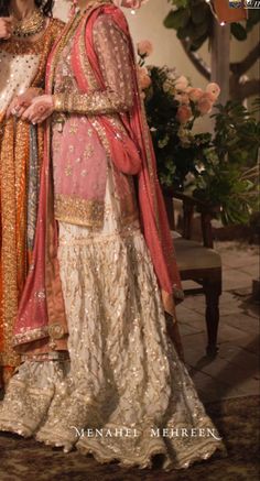 Gharara For Wedding, Gharara Designs Pakistani Bridal, Gharara Pakistani, Gharara Designs, Fancy Wedding Dresses, Beautiful Pakistani Dresses, Pakistani Fashion Party Wear