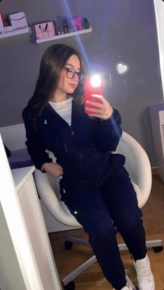 Lazy Cute Outfits, Sweat Suits Outfits, Charli Damelio Photos, European Outfit, Cute Instagram Pictures, Selfie Ideas Instagram, Cute Simple Outfits, Cute Selfie Ideas, Instagram Foto