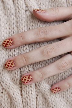 10 Crazy-Cute Thanksgiving Nail Art Ideas (Some Pretty, Some Hysterically Funny!): Girls in the Beauty Department: Beauty: glamour.com Pie Nails, November Nail Designs, Diy Turkey, Thanksgiving Nail Designs, Thanksgiving Nail Art, Thanksgiving Nail, November Nails, Thanksgiving Art, Manicure Diy