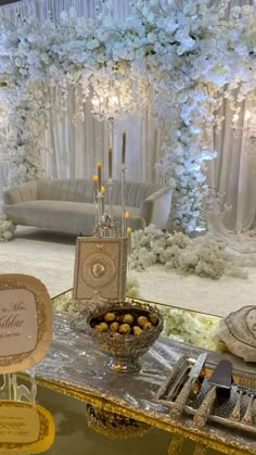 Afghan Nikkah Decor, Wedding Ideas Islamic, Wedding Arabic Decoration, Small Nikkah Aesthetic, Arab Wedding Ideas, Nikkah Afghan, Moroccan Nikkah, Nikkah Inspo Decor, Afghan Wedding Decorations