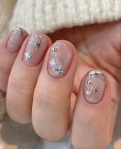 Korean Star Nails, Fairycore Nails Short, Ethereal Nails Short, Fairy Nails Short, Cute Short Natural Nails, Nails For Winter 2023, Y2k Nails Black, Star Nails Acrylic, Nails Acrylic Simple