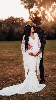 Lace Maternity Dress Photography, Fall Maternity Shoot, Winter Maternity Pictures, Oroville California, Fall Maternity Pictures, Fall Maternity Photos, Maternity Dresses Photography, Cute Pregnancy Pictures, Outdoor Maternity Photos