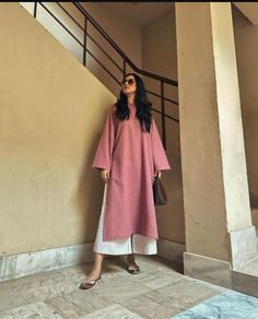 Pakistani University Outfit, Plain Dress Designs Pakistani, Simple Pakistani Dresses Casual Design, University Outfit Ideas Casual, Simple Pakistani Dresses Casual, Eid Photoshoot, Plain Kurti, Simple Clothes