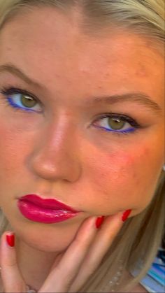 Blue eyeliner under eye colorful color miner under eye Blue Waterline Eyeliner, Blue Waterline Makeup, Blue Undereye, Blue Waterline, Eyeliner Under Eye, Under Eye Liner, Prom 23