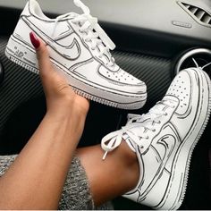 Custom Painted Shoes, Nike Shoes Air Force, Custom Nike Shoes, Nike Air Shoes, Hand Painted Shoes, Fresh Shoes, Hype Shoes, Aesthetic Shoes, White Nike