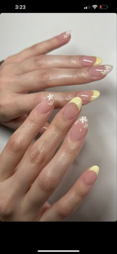 Baby Yellow Nails Design, Light Yellow Tips Nails, Light Yellow French Tip, Light Yellow Nails French Tip, Soft Yellow French Tip Nails, Yellow French Tip With Pink Flowers, Baby Yellow Nails, Yellow Flower Nails, Yellow French Tips