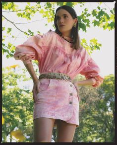 #vicunha #jeansidentity #fashionmagazine #ss21 #jeanswear #tiedye #acidwash #fashionretro #fun  #romantic Tie Dye Runway, Floral Skirt