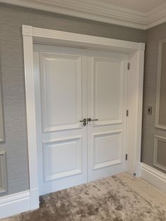 Living Room Door & Casing Architrave Door, Wooden Doors Interior, Modern Luxury Interior, Living Room Door, Door Casing, Luxury Living Room Design, White Doors, Luxury Rooms, Internal Doors