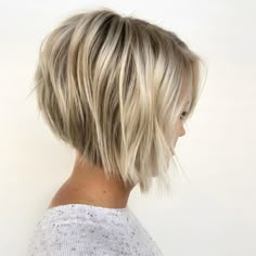 Blonde Inverted Bob, Modern Bob Hairstyles, Inverted Bob Haircuts, Angled Bob Haircuts, Angled Bob Hairstyles, Inverted Bob Hairstyles, Inverted Bob