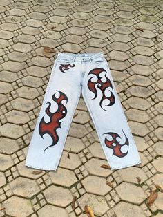 #art #jeans Jean Designs Paint, Jean Designs, Art Jeans, Y2k Jeans, Designer Jeans, Hand Painted, Paint, Pins, Clothes