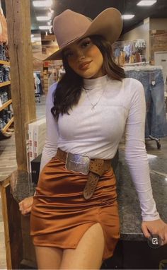 Vaqueras Outfit Aesthetic, Boots And Dukes Outfit, Cowboy Look For Women, Cowboys Outfits For Women, Red Vaquera Outfits, Mexican Baile Outfits, Rodeo Outfits Skirt, Brown Cowboy Hat Outfit, Tejana Outfits Women