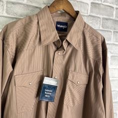 Excellent Pre-Owned Condition No Flaws Will Ship Same Or Next Business Day Inv. J Chistmas Gifts, Chistmas Gift, Pearl Snap Shirt, Wrangler Shirts, Western Shirts, Casual Shirts For Men, Casual Button Down Shirts, Light Brown, Mens Shirts