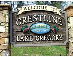 the welcome sign to crestline lake greoy