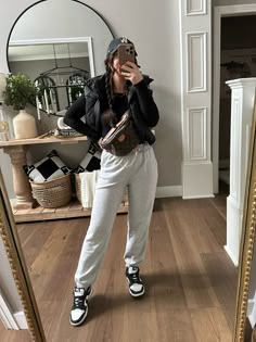 Nike Dunk Fall Outfit, Low Top Nike Outfit, Panda Dunks Outfit Date Night, Nike Dunks Mid Outfit Woman, Fall Outfits Nike Dunks, Fall Nike Dunk Outfits, Black Low Dunks Outfit Woman, Women Low Dunk Outfit, Nike Dunk Low Cocoa Wow Outfit