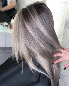 Cool Blonde Hair Colour, Cool Blonde Hair, Dye Ideas, Cool Blonde, Colored Highlights, Medium Length Hair Cuts, Hair Dye, Blonde Hair Color, Hair Styling