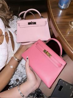 Mini Kelly, Luxury Bags Collection, Girly Bags, What In My Bag, Kelly Bag, Pink Car, Pink Girly Things, Luxury Purses, Bag Collection