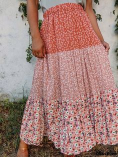 Olivia Mark - Falda de vacaciones para mujer en tallas grandes: Falda de playa plisada de cintura alta con estampado floral y bloques de colores Vacation Skirts, High Waist Maxi Skirt, Bohemian Maxi Skirt, High Waist Long Skirt, High Waisted Maxi Skirt, Rock Outfit, Bohemian Maxi, Floral Patchwork, Ditsy Floral Print