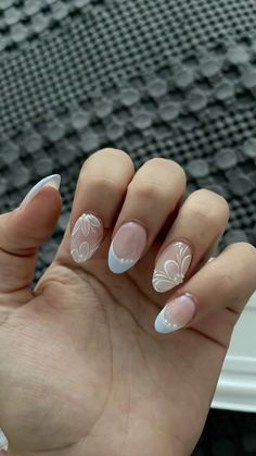 White French Tip Nails With Flowers, Nails For Italy Trip, White Design Nails, Honeymoon Nails, Elegant Almond Nails, Subtle Nails