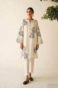 1pcs Kurta Cotton CambricWhite Straight-fit panelled kurta, block printed with floral motifs all over. Casual Pakistani Outfits, Block Print Kurti Designs, Kurta Designs Women Casual, Straight Kurti Designs, Printed Kurti Designs, Best Designer Suits, Zara Shahjahan, Block Printed Suits, Kurta Cotton