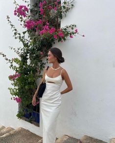 Vestido Blanco Aesthetic, Vestido Blanco Outfit, Summer Dinner Dress, Outfits Blancos, Birthday Dress Inspo, European Dresses, Elegantes Party Outfit, Summer Night Dress, Zara Clothing