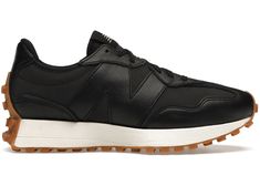 New Balance Shoes Black, New Balance 327 Black, Addias Shoes, Women New Balance, Tennis Shoes Women, Black Tennis Shoes, New Balance Style, New Balance Black, New Balance 327