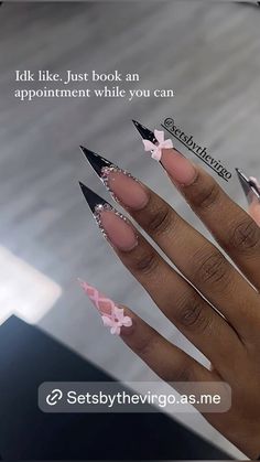 Black Sharp Nails Design, Long Black Nails With Design, Nail Inspo Pointy, Stiletto Bow Nails, Black And Pink Long Nails, Sharp Pointy Nails, Stelltos Nails Design, Lipstick Shaped Nails Acrylic, Nail Hand Poses