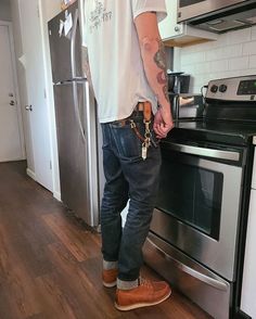 Mens Red Wing Boots Outfit, Redwing Boots Outfit, Washington Fashion, Work Boots Outfit, Outdoorsmen Style, Redwing Boots, Wallet Chains