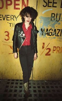 Portraits of Punk Rockers in the Late 1970s 80s Grunge Outfits, Punk Rock Girls, Chicas Punk Rock, Diane Arbus, Punk Scene