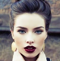 Bold Lip Makeup Winter Make-up, Winter Make Up, Makeup Cantik, New Years Eve Makeup, Batons Matte, Anja Rubik, Makijaż Smokey Eye, Braut Make-up