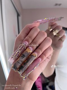 Hot Nail Designs, Acrylic Nails At Home, Gold Acrylic Nails, Super Cute Nails, Glow Nails, French Tip Acrylic Nails, Pretty Gel Nails, Acrylic Nails Coffin Pink