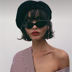 Zara Black Beret New With Tags! Size - S-M (Only Size) Material - 100% Wool Beret Outfits, Short Haircuts For Round Faces, Black Beret Hat, Haircuts For Round Faces, Short Hair Cuts For Round Faces, Black Beret, Haircut Types, Top Sunglasses, Zara Accessories