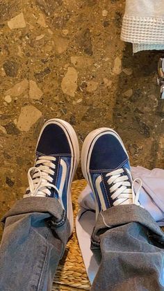 Blue Vans Aesthetic, Vans Shoes Aesthetic, Vans Shoes Outfit, Casual Vacation Outfits, Vans Old School